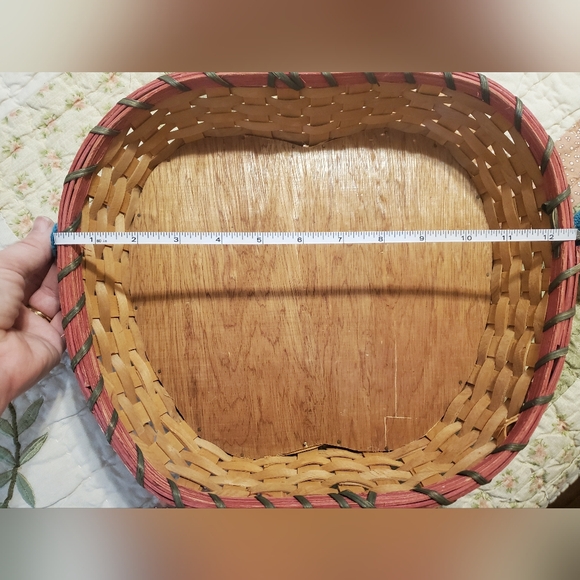 Shallow apple shaped basket - Picture 4 of 6